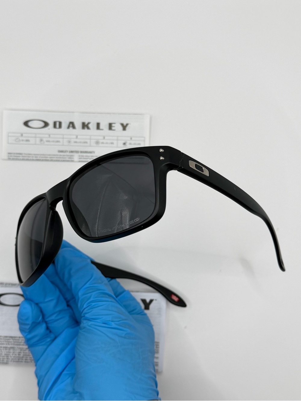Oakley Holbrook sunglasses 57/18 polarized